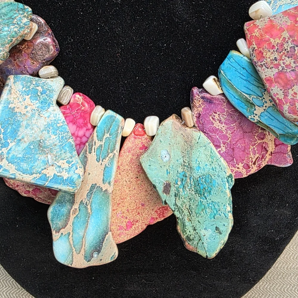STATEMENT 32 Pieces Of Imperial Jasper And Turquoise On This Stunning Necklace - Picture 8 of 14